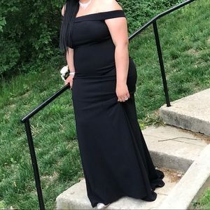 Black off the shoulders occasional dress